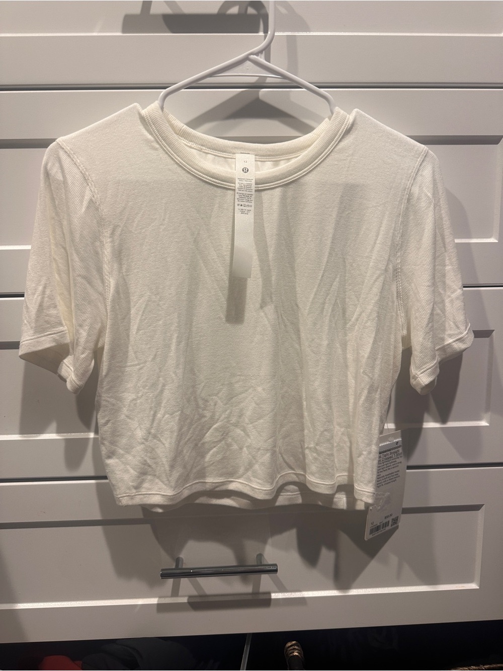 Lululemon Hold Tight Straight Hem Cropped T-Shirt White Size 12 NWT